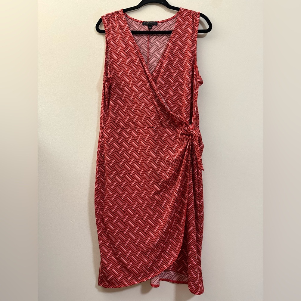 Banana Republic Faux Wrap Strapless  Knee Length Dress in‎ red, black, white - L
